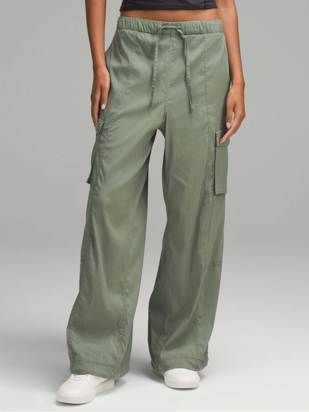 Lululemon Lightweight Adjustable Mid-Rise Cargo Pant | Size: XS